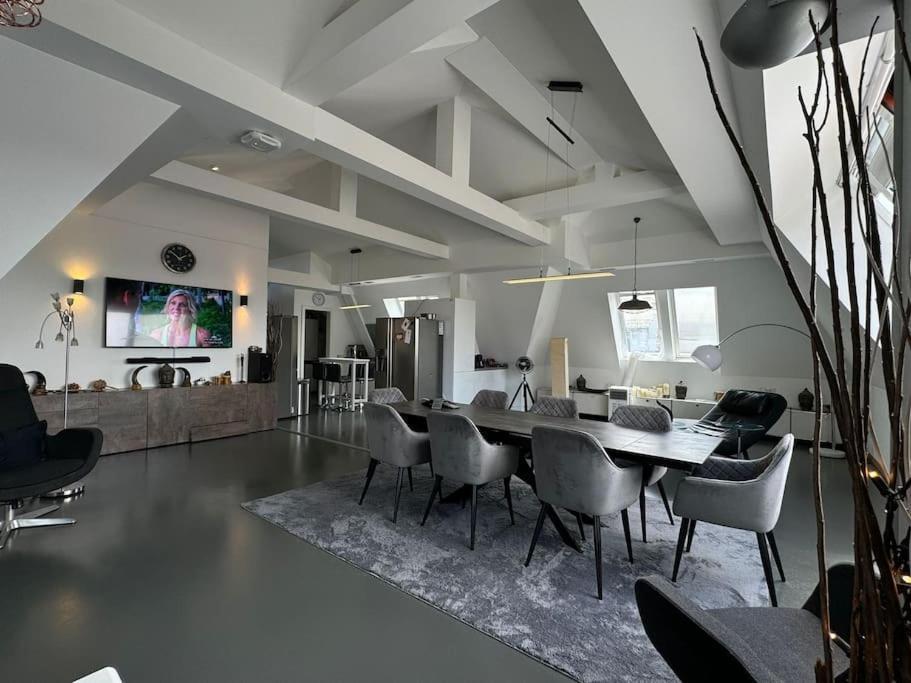 6 Zimmer Maisonette-Penthouse Pool Dachterrasse Luxus Мюнхен Екстер'єр фото